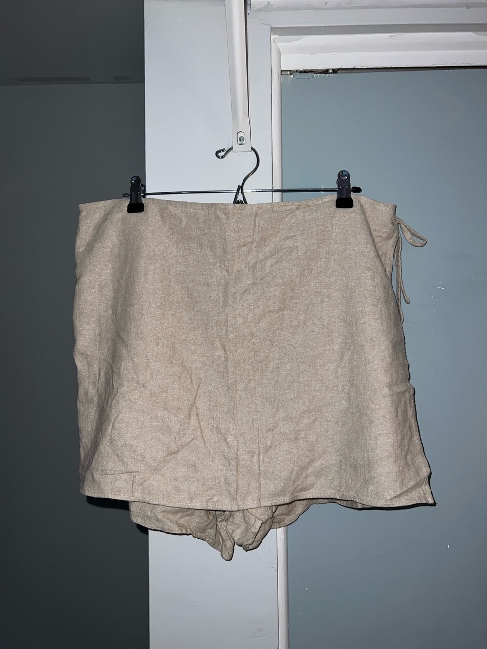 Old Navy Cream Wrap-Style Linen Skort with Side Tie